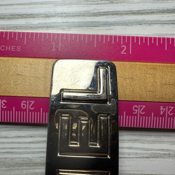 🌟Chanel 98P silver colored metal hair clip Barrette - Picture 9 of 9